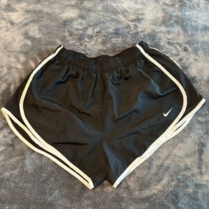 Women’s Large Nike Athletic Shorts